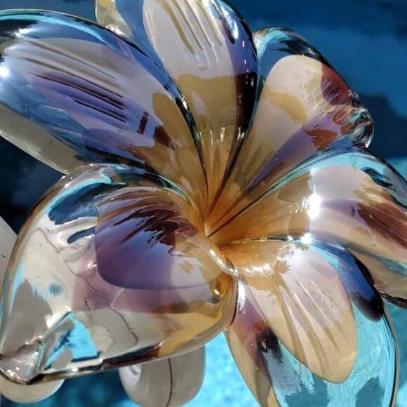 Lovely Six Petal Art Glass Hand Blown Iridescent Flower with Curled White Stem - Picture 3 of 10